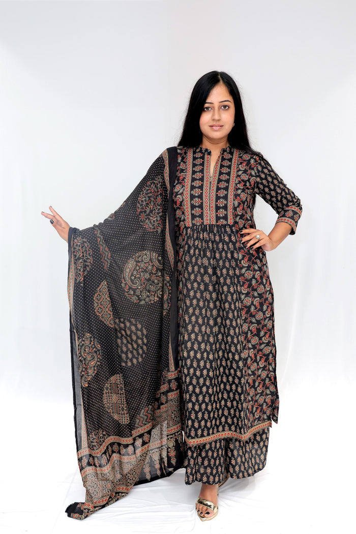 BLACK BLOCK DRESS