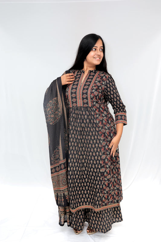 BLACK BLOCK DRESS