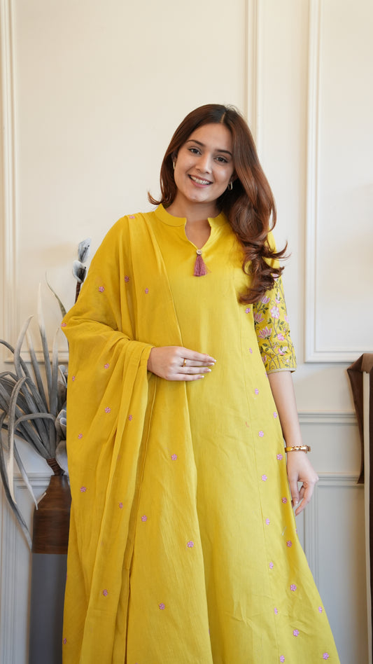 YELLOW DESIGNER SLEEVE