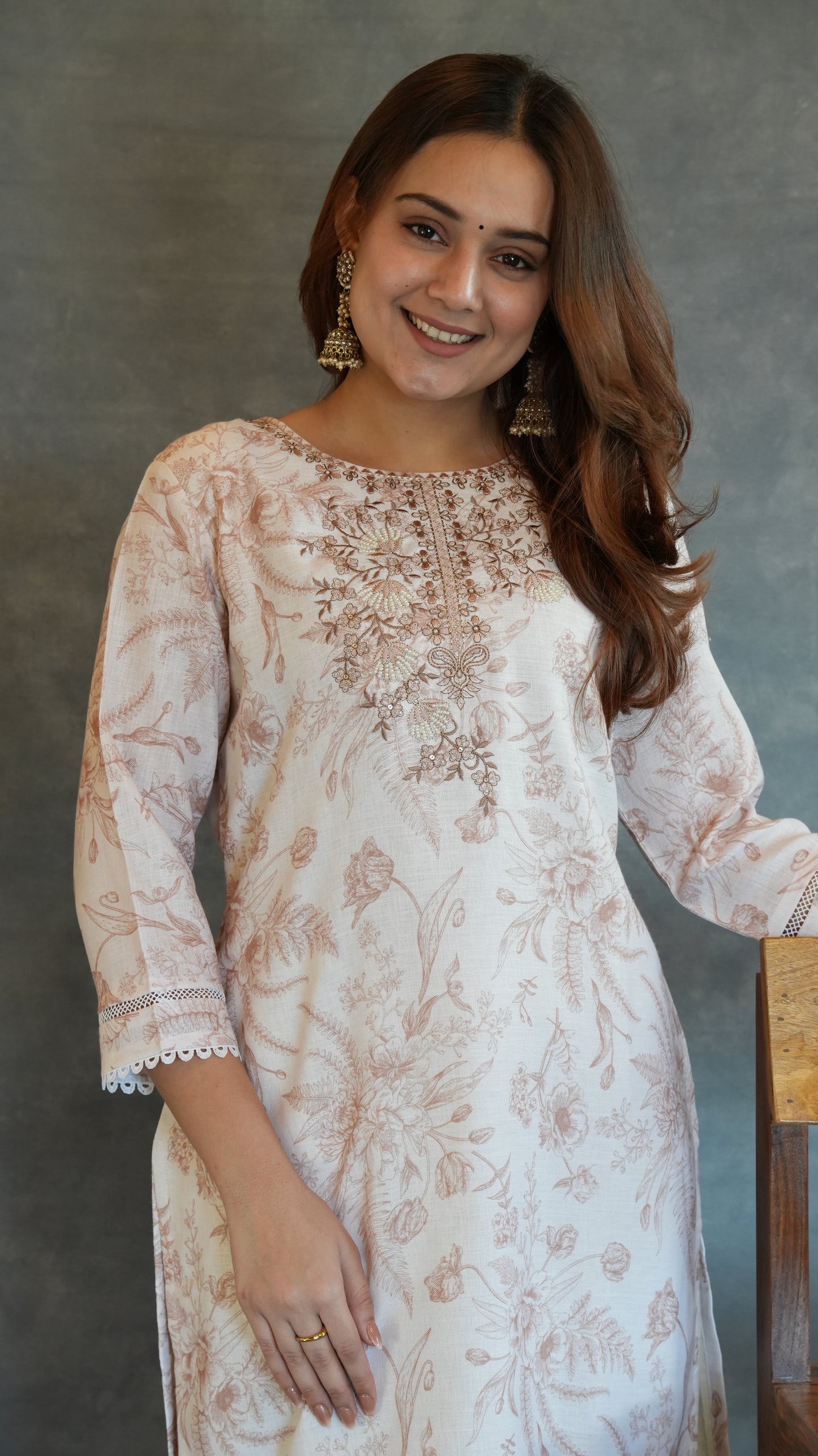 BEIGE EMBROIDERED LINEN SUIT SET